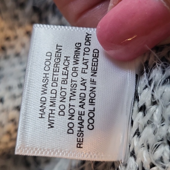 Hannah long-sleeved fuzzy sweater cardigan - Picture 7 of 7